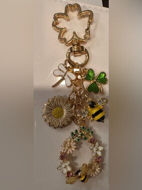 Floral Bee Garden Bag Charm Keychain Gold Tone